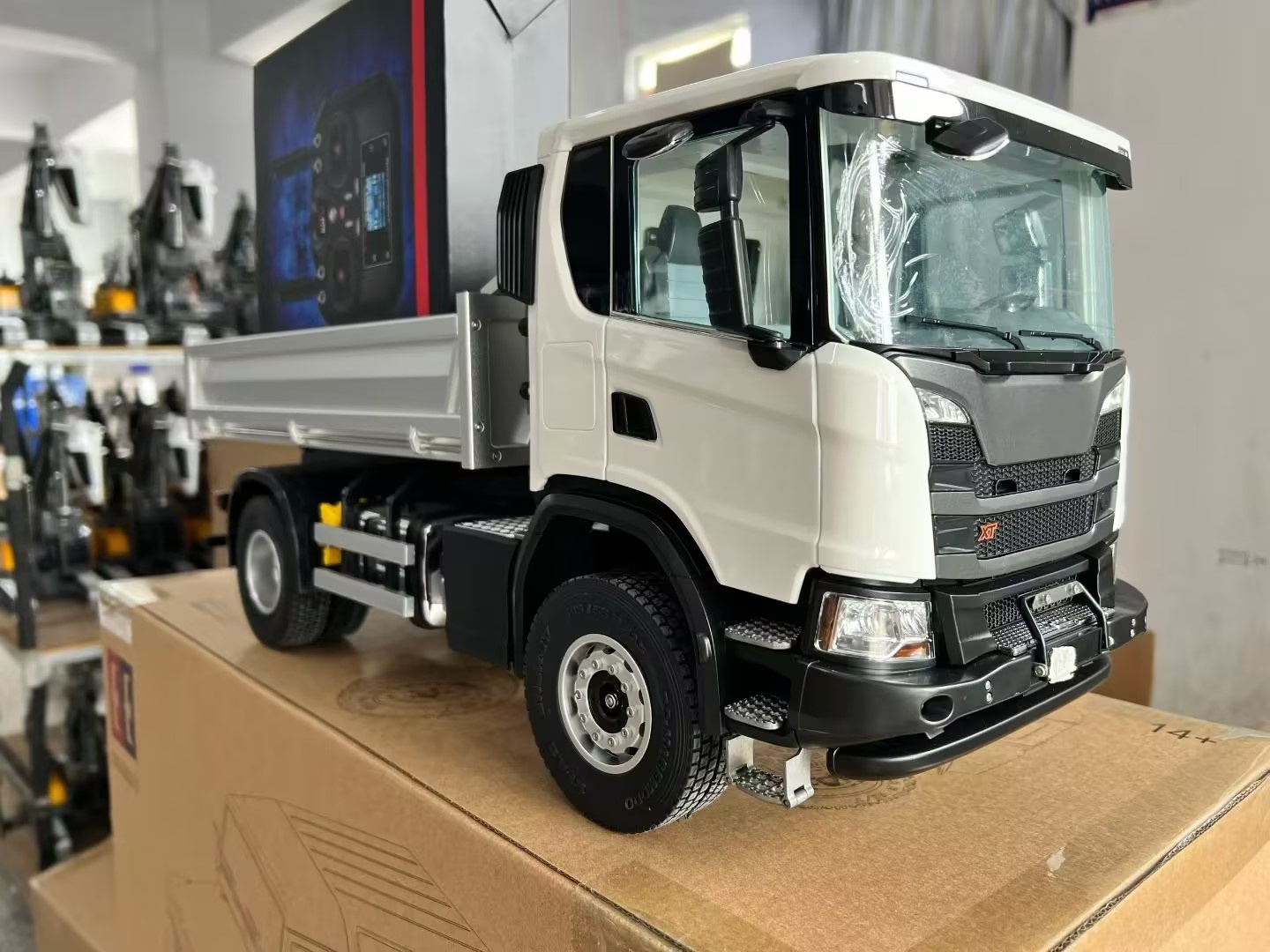 1/14 CNC 4x4 DoubleE E022 RCダン - Rc Hobby Models のレビューと価格